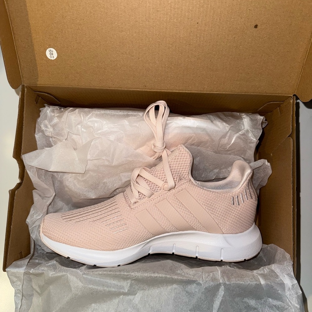 Women's Originals Swift Run 1.0 Casual Sneakers